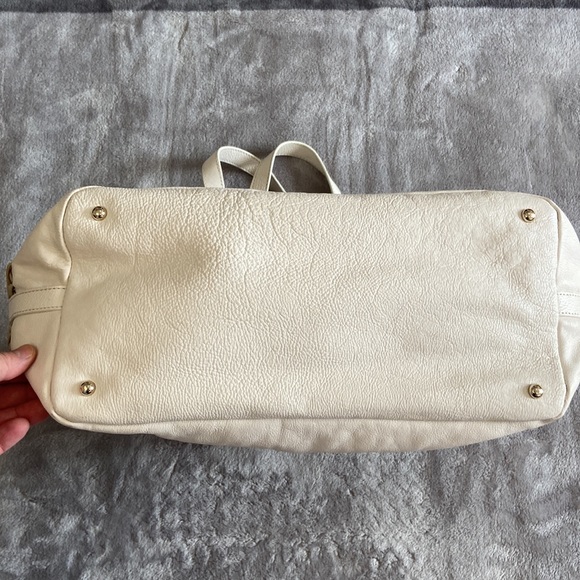 BNWT DKNY leather tote in ivory and beige with woven detail - Picture 4 of 11